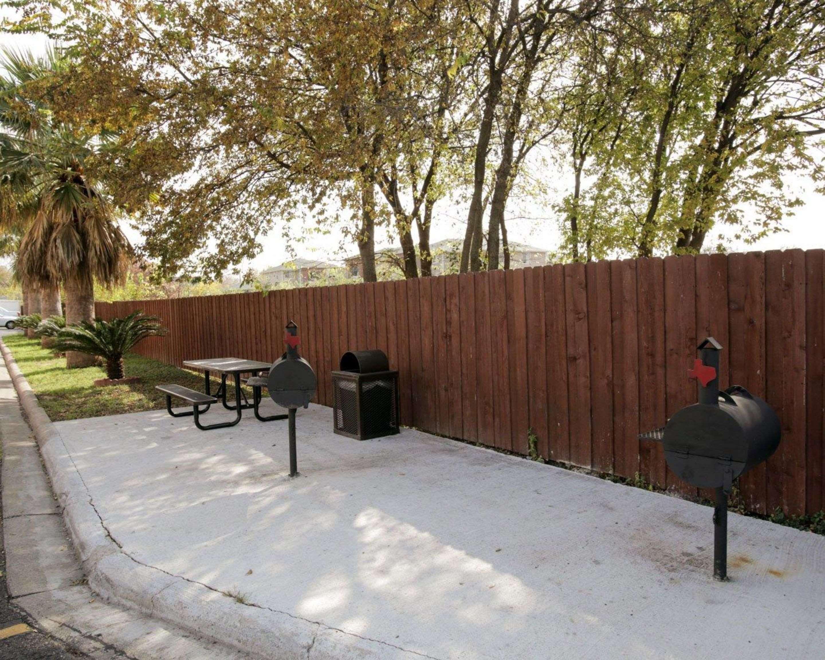 Scottish Inns Austin Downtown Exterior foto